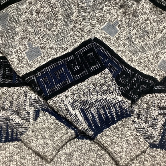 Vintage Men’s Sweater Size M Black, White, Blue - Picture 4 of 6